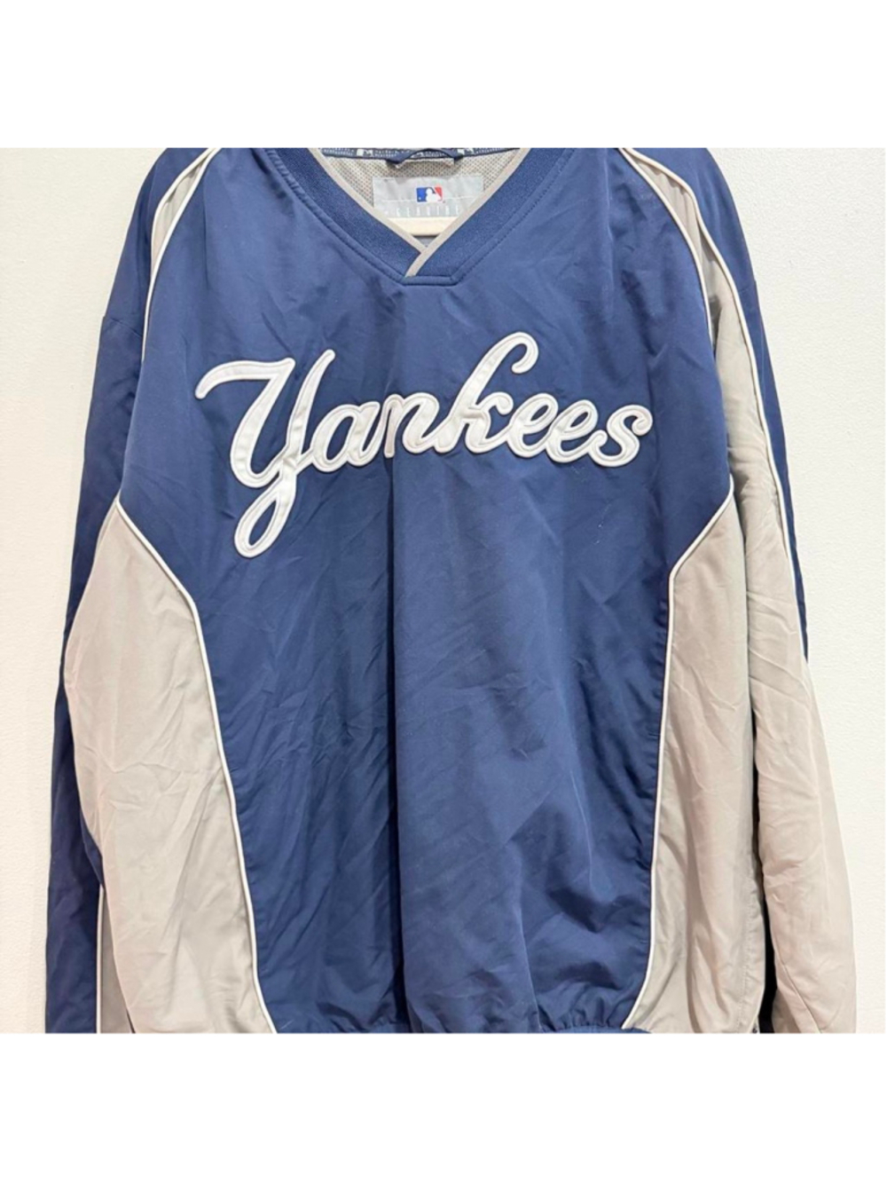 MLB New York Yankees Windbreaker Jacket Blue with White Side Panels and White 'Y - Picture 2 of 4